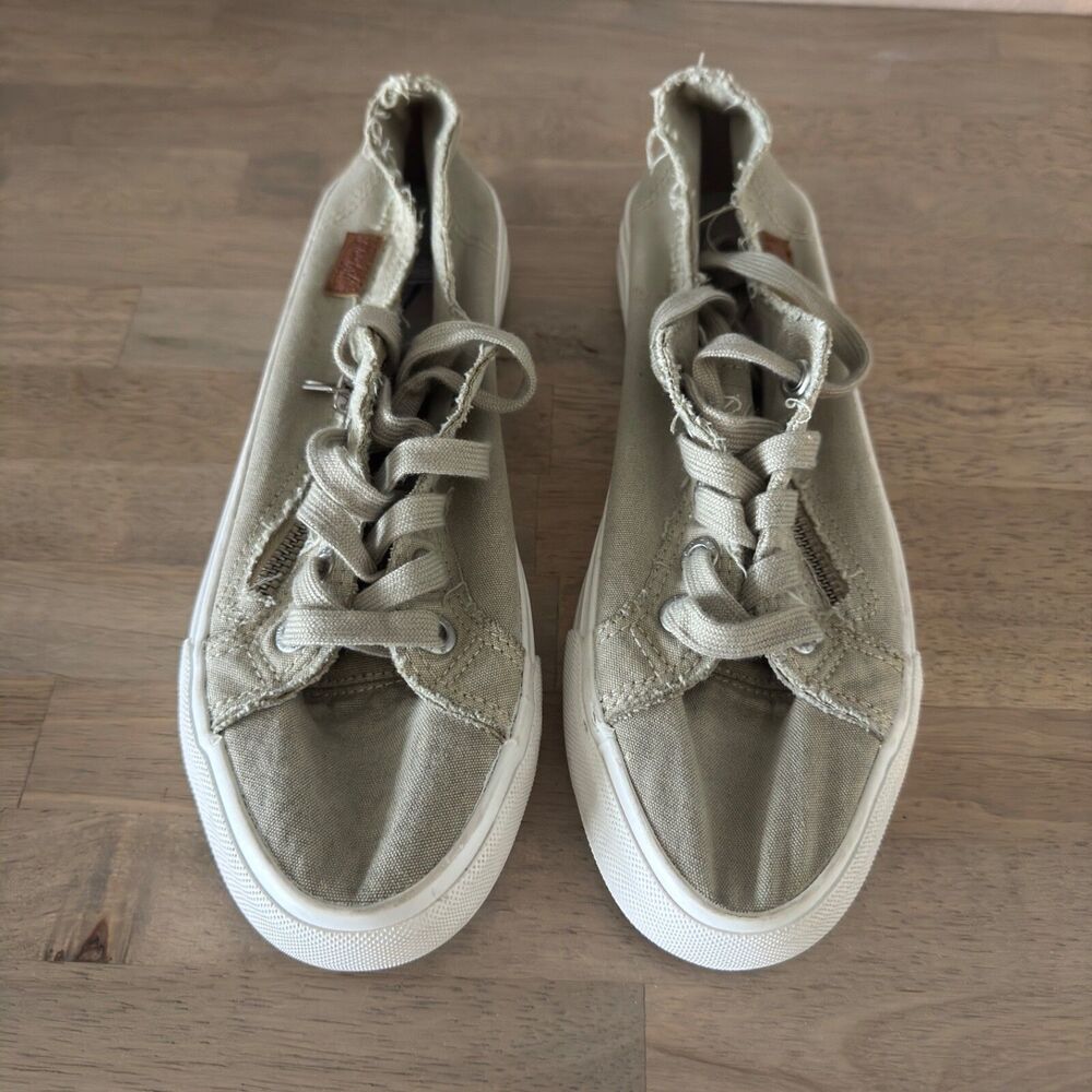 Blowfish Malibu Maggi Canvas Shoes Sneakers Tan Sand Color Women Size 8.5